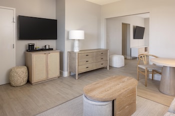 Suite, 1 King Bed with Sofa bed (Cabana)