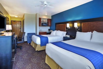 Standard Room, 2 Queen Beds, Balcony (High Floor)