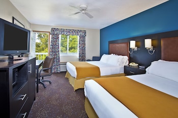 Standard Room, 2 Double Beds, Accessible (Accessible Tub)