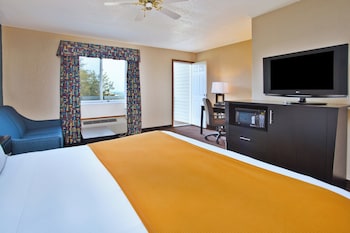 Standard Room, 1 King Bed, Balcony
