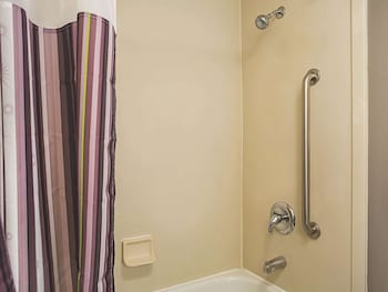 Deluxe Room, 1 King Bed, Non Smoking (Mobility, Bathtub w/Grab Bars)