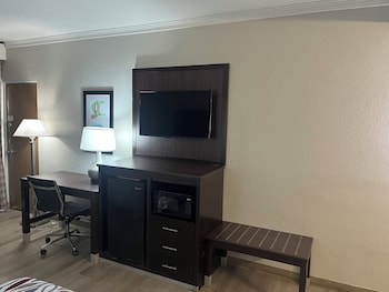Deluxe Room, 2 Queen Beds, Non Smoking