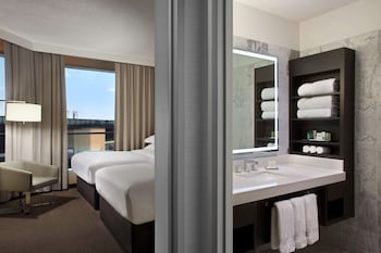 Suite, 1 Bedroom, Corner