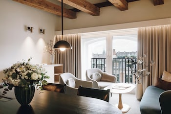 Suite (Conference)