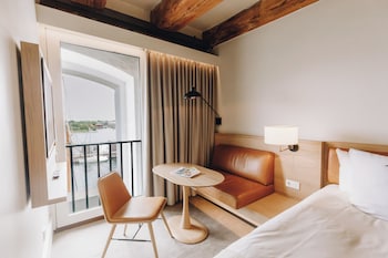 Standard Room (Waterfront)