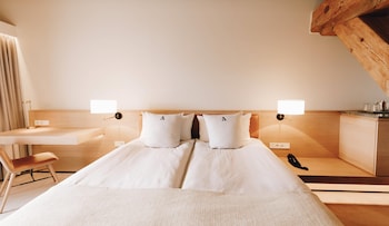 Deluxe Room (Waterfront)