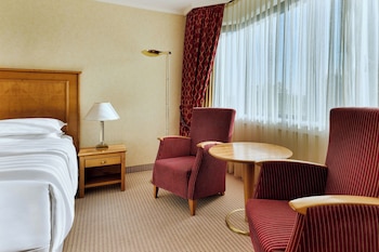 Standard Room, 1 Queen Bed