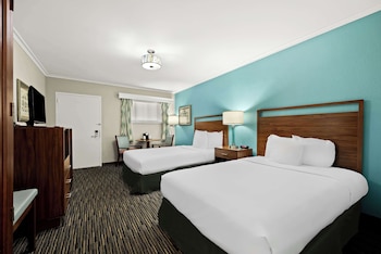 Standard Room, 2 Double Beds, Non Smoking, Refrigerator & Microwave (Full Size Mattress)