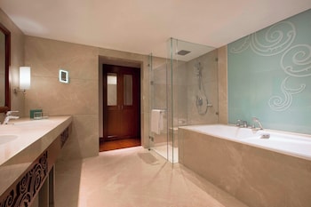 2 King Beds, Club Lounge Access, 2-Bedroom Presidential Suite