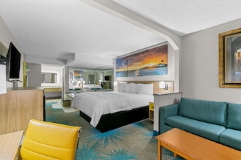 Deluxe Room, 1 King Bed, Smoking