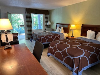 Double Room, Smoking