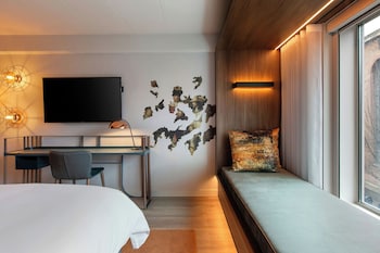 Deluxe Room, 1 King Bed
