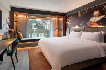 Deluxe Room, 1 King Bed