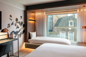 Deluxe Room, 1 King Bed