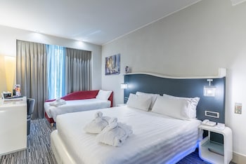 Comfort Room, Multiple Beds