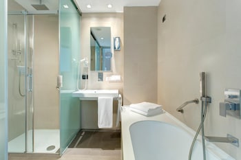 Comfort Room, Multiple Beds