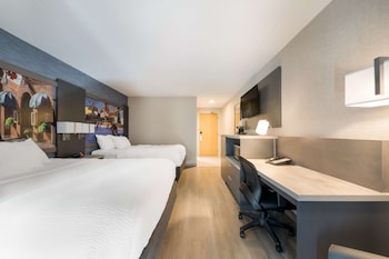 Standard Room, 2 Queen Beds, Non Smoking