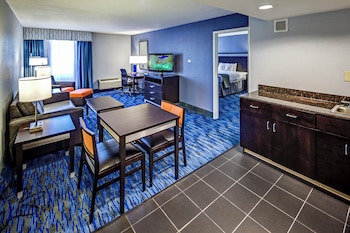 Suite, 1 King Bed (Additional Living Area)