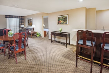 Suite, 2 Bedrooms, Jetted Tub