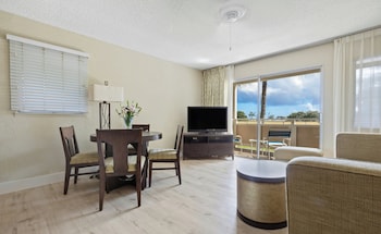 Suite, 1 Bedroom, Kitchen, Ocean View (1 King bed and sofa sleeper)