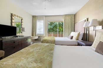 Suite, 1 Bedroom, Kitchen, Pool View (2 Double Bed with Sofa Bed)