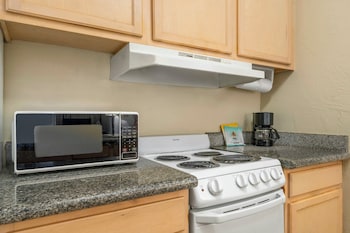 Suite, 1 Bedroom, Kitchen, Pool View (1 King Bed with Sofa Bed)