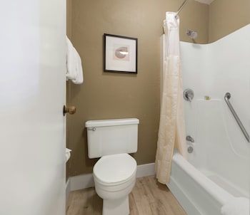 Suite, 1 Bedroom, Kitchen, Pool View (2 Double Bed with Sofa Bed)