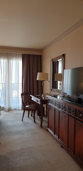 Deluxe Room, 1 King Bed, Balcony