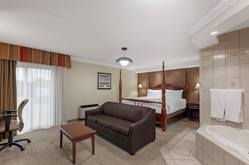 Standard Room, 1 King Bed, Non Smoking, Hot Tub (Oversized Room;with Sofabed)