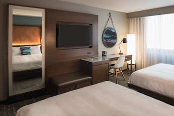 Room, 2 Queen Beds (Mobility Accessible, Tub)