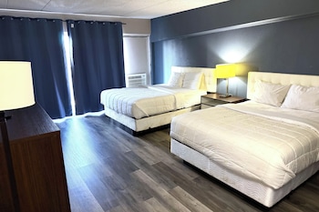 Room, 2 Queen Beds, Non Smoking