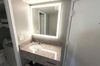 Room, 2 Queen Beds, Non Smoking, Pool View