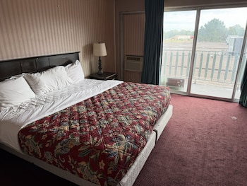 King Bed Budget Non-Smoking
