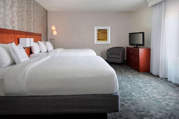 Superior Suite, Multiple Beds, Patio