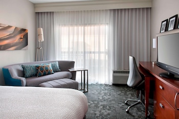 Room, 1 King Bed with Sofa bed, Accessible, Balcony