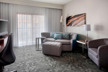 Room, 1 King Bed with Sofa bed, Accessible, Balcony