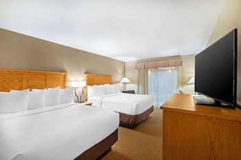 Standard Room, 2 Queen Beds, Non Smoking, Refrigerator & Microwave