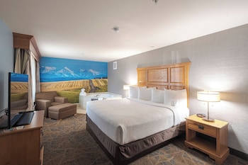 Suite, 1 King Bed with Sofa bed, Jetted Tub (with Sofabed)