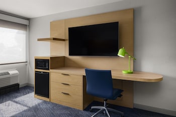 Suite, 1 King Bed, Non Smoking, Jetted Tub (No Pets in room type)