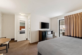 Room, 1 King Bed, Non Smoking
