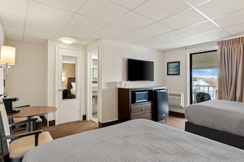 Room, 2 Double Beds, City View