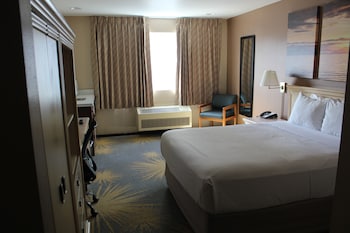 Room, 1 Queen Bed, Accessible, Non Smoking (Mobility, Tub w/Grab Bars)