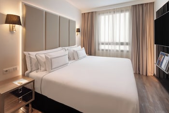 Junior Suite (The Level)
