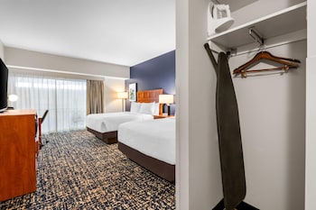 Room, 2 Queen Beds, Non Smoking, Pool View