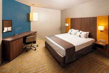 Premium Room, 1 Queen Bed with Sofa bed