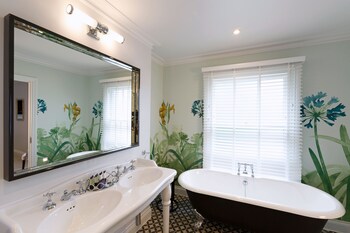 Feature Room
