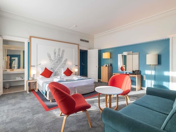 Privilege, Premium Room, 1 Queen Bed with Sofa bed