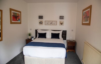 Basic Cottage, 1 Queen Bed (Pet friendly room)