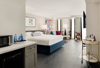 Deluxe King Suite