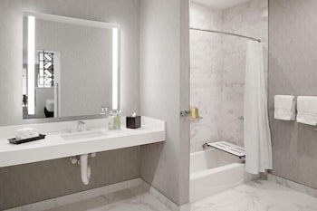 ADA Premier King Suite